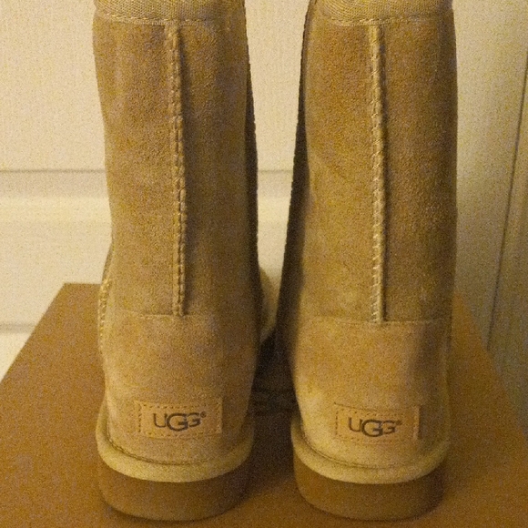 UGG Classic Short II Boots in Tan - Picture 6 of 8